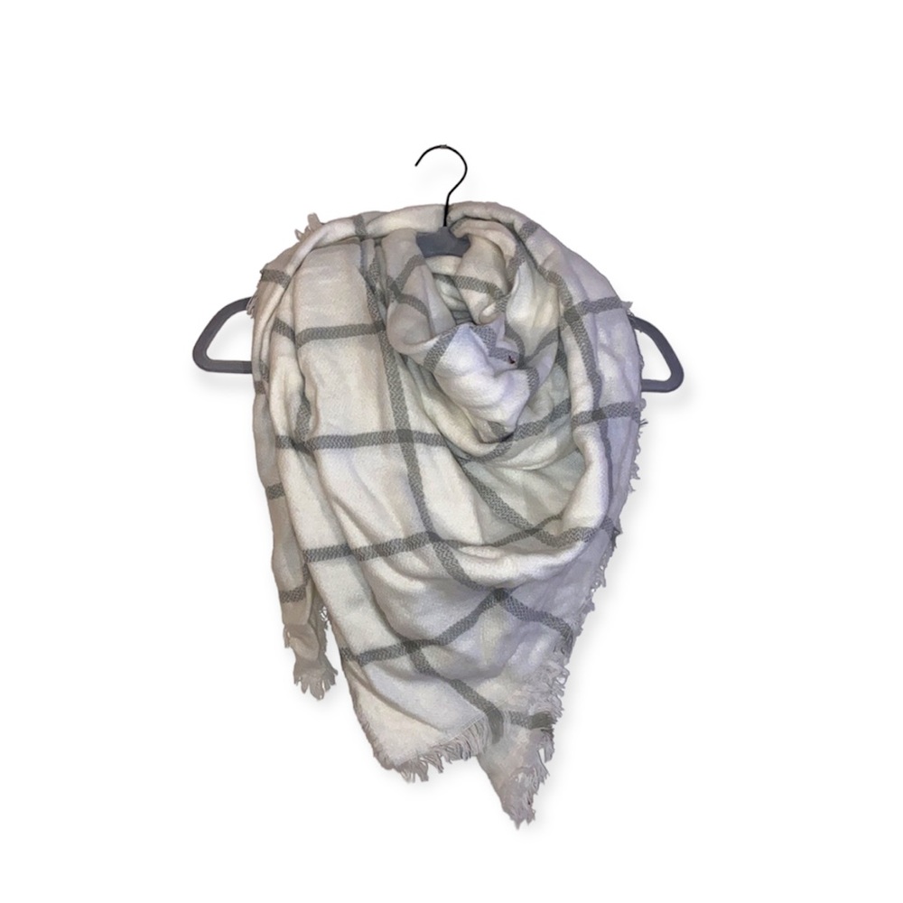 White and grey blanket scarf